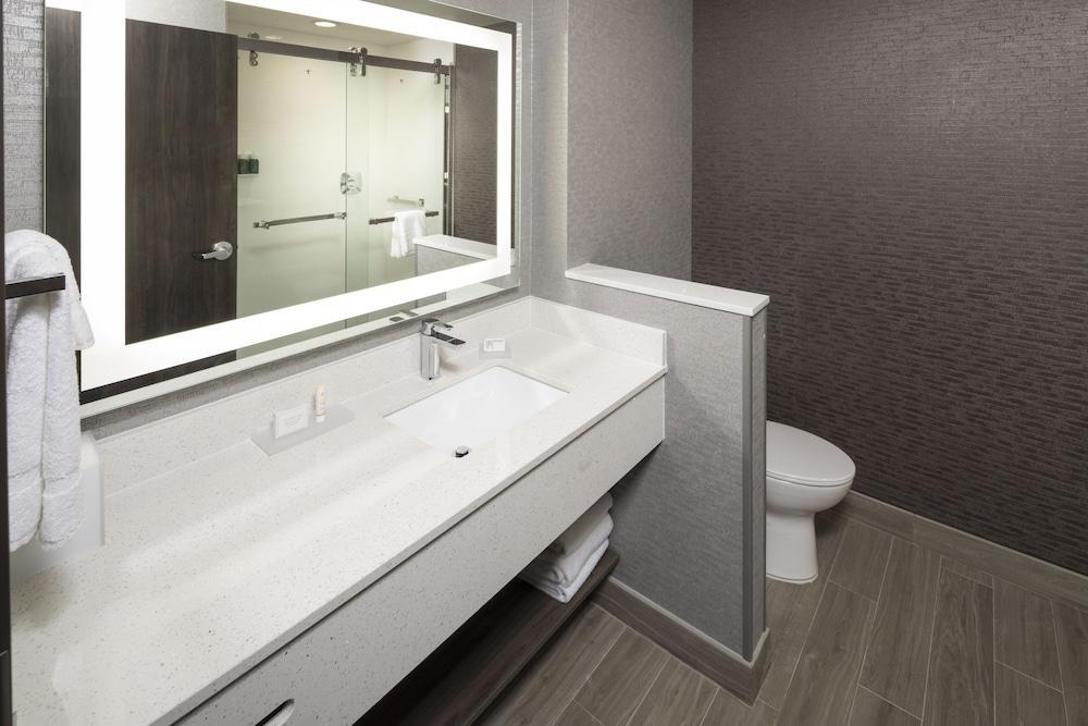 Hotel Fairfield & By Marriott Downtown 3*